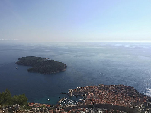 The more traditional view from the top of the cable car. It took me a while to work out why it looked peculiar to me - it's the lack of large boats and ships on the horizon. The sea looks like it goes on and on and on. Beautiful.