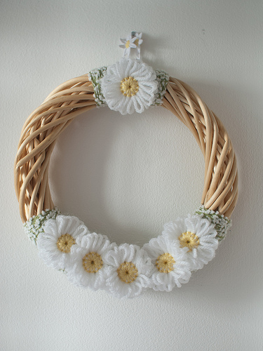 Yarn wreath